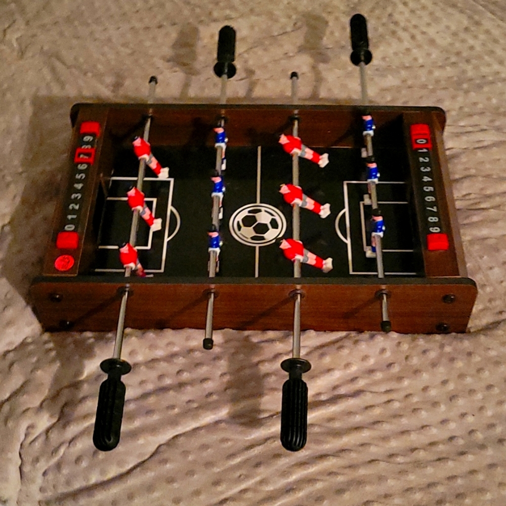 Mini fuseball table